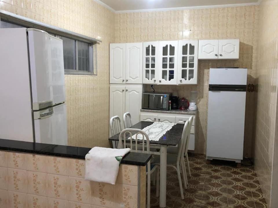 Casa Guilhermina Com Piscina E Churrasqueira Praia Grande  Exterior photo